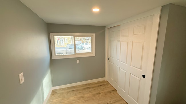 Building Photo - 1069 N 1st St