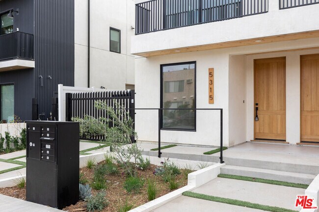 Building Photo - 5315 Ben Ave
