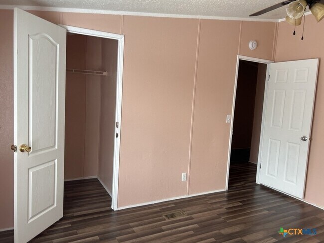 Building Photo - 5013 Tiffany Cir