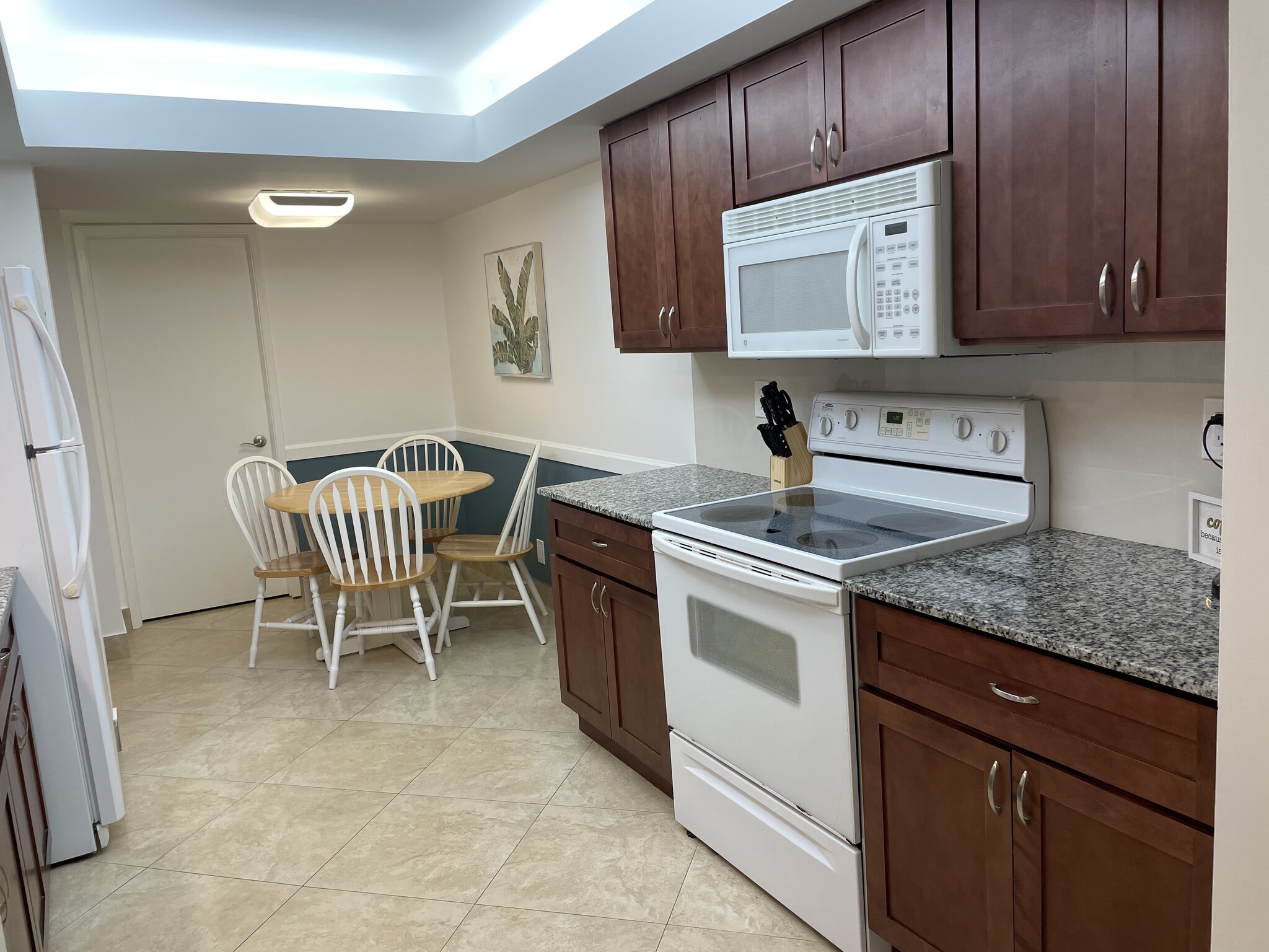 Granite Counters - 2455 Lindell Blvd