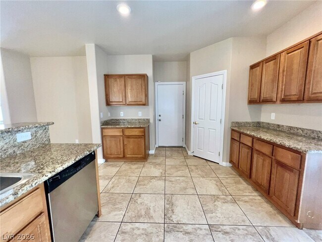 Building Photo - 5014 Tunnel Falls Dr