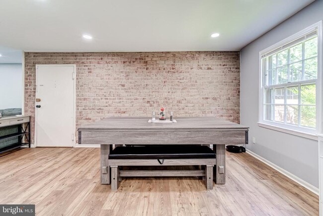 Building Photo - 6012 Westchester Park Dr