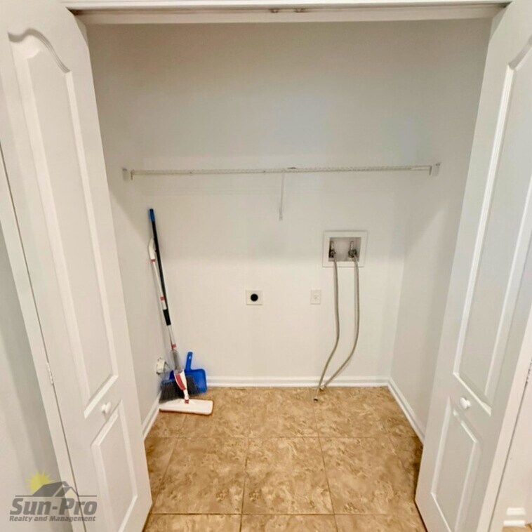 Building Photo - 1932 Cove Point Rd