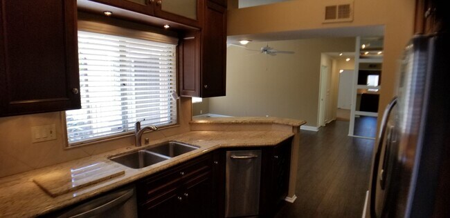 Building Photo - Corsica Villas Condo!