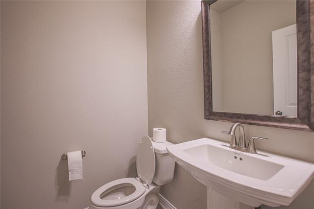 Building Photo - 1708 Daisy Corner Dr