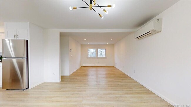 Building Photo - 37 Village Rd