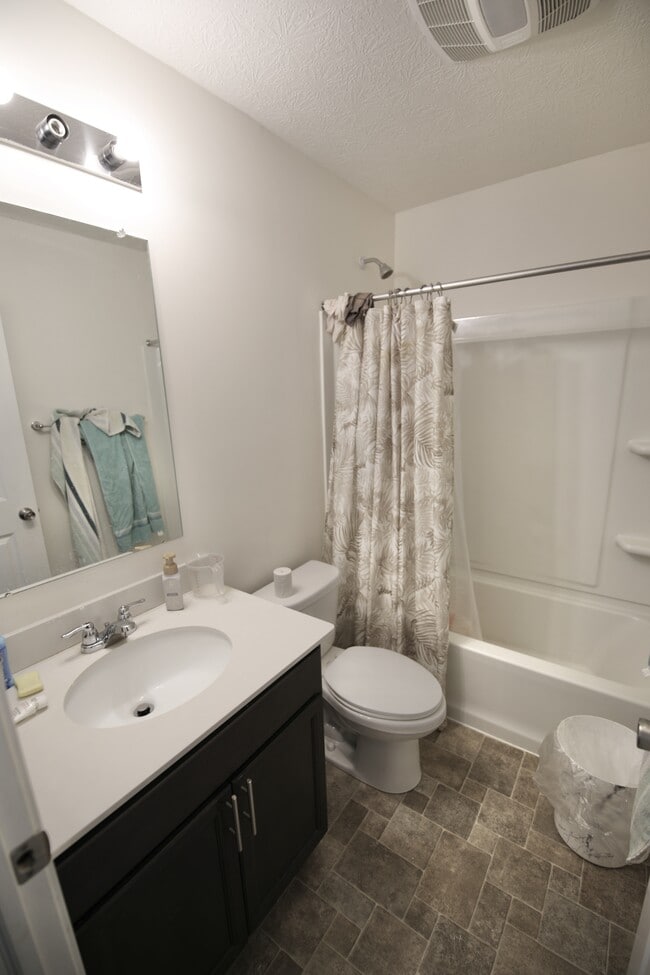 Building Photo - 216 Old Bay Dr