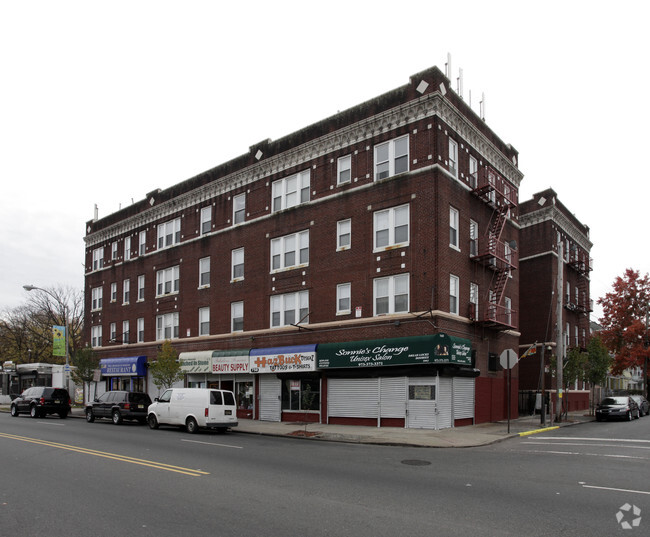 Building Photo - 2 Columbia Avenue Apartments