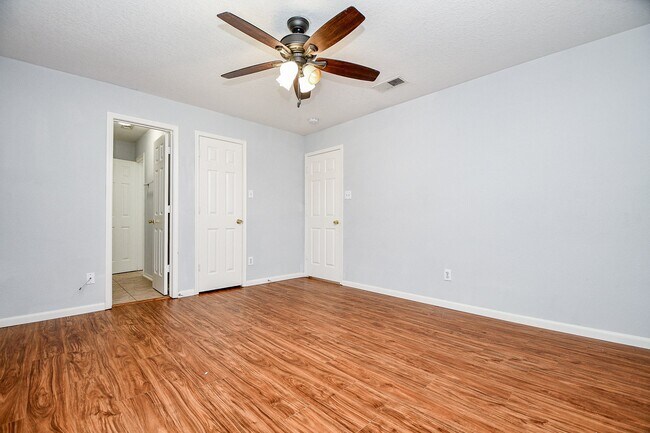 Building Photo - 3019 Red Oak Leaf Trail