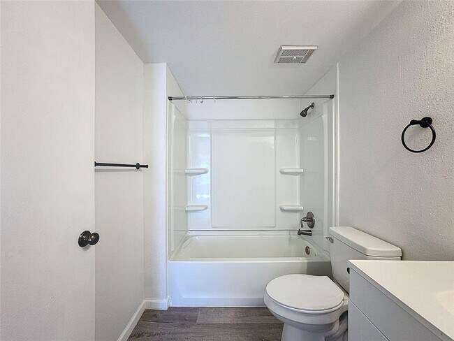 Building Photo - 12218 Fox Chase Dr