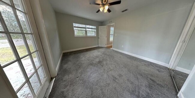 Building Photo - 9401 88th Way N