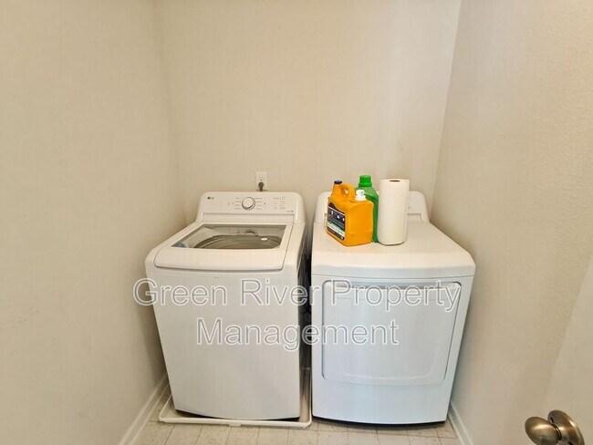 Building Photo - 5138 Sawmill Pt Wy