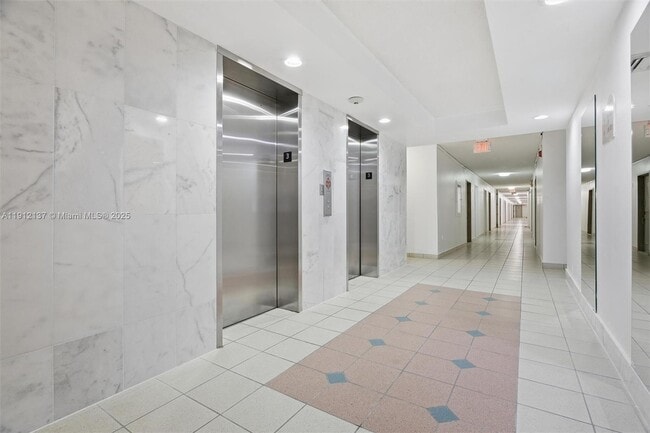 Building Photo - 401 Ocean Dr