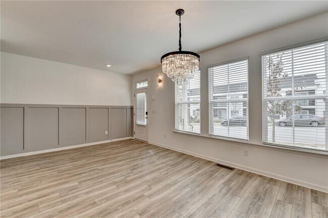 Building Photo - 2689 Richmond Row Dr