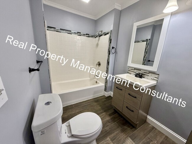 Building Photo - Updated 4 Bedroom, 2 Bath Home with Spacio...