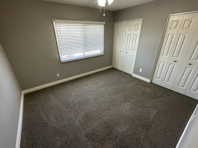 Building Photo - 1334 E Hermosa Dr