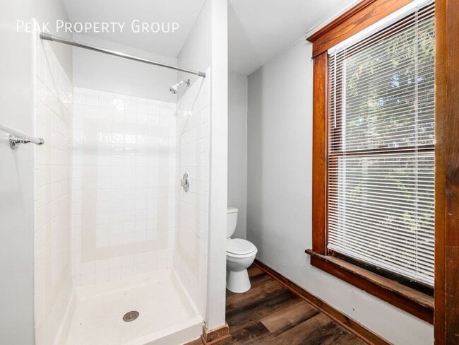 Building Photo - 1230 Indianola Ave