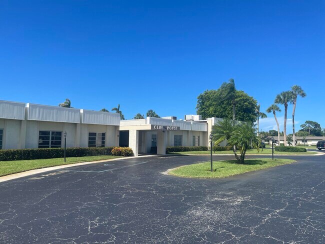 Building Photo - 2931 Ashley Dr W