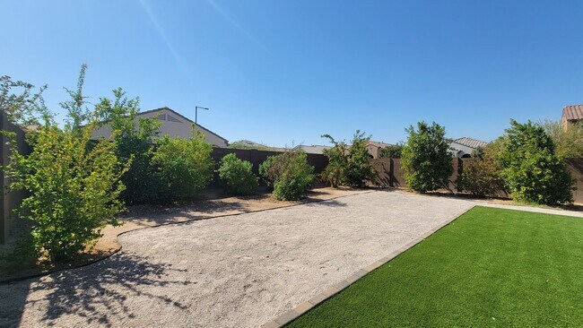 Building Photo - Closer to Goodyear than Buckeye! Gorgeous house!