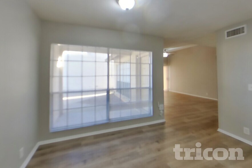 Building Photo - 14239 N 50th Dr