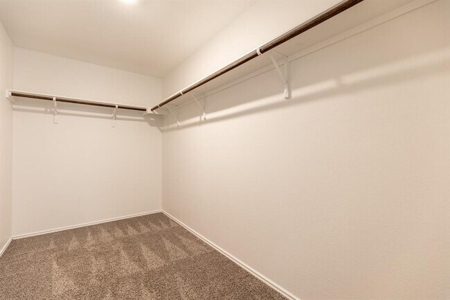 Building Photo - 175 Silver Springs Bend