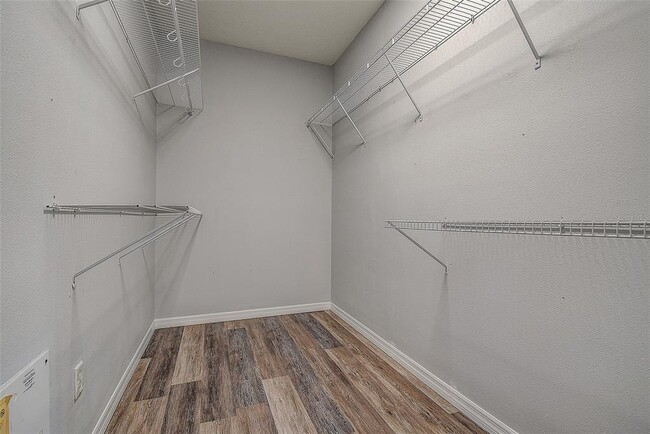 Building Photo - 1820 Mira Lago Cir
