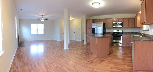 Building Photo - Lavish on Limestone!
