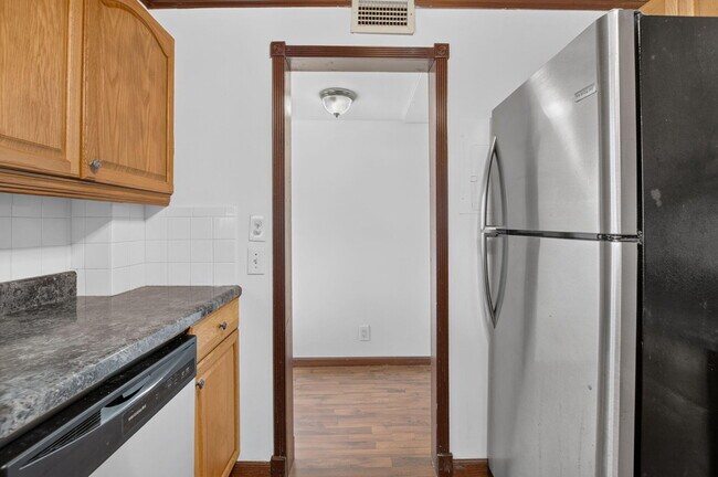 Building Photo - 200 Waterway Dr S