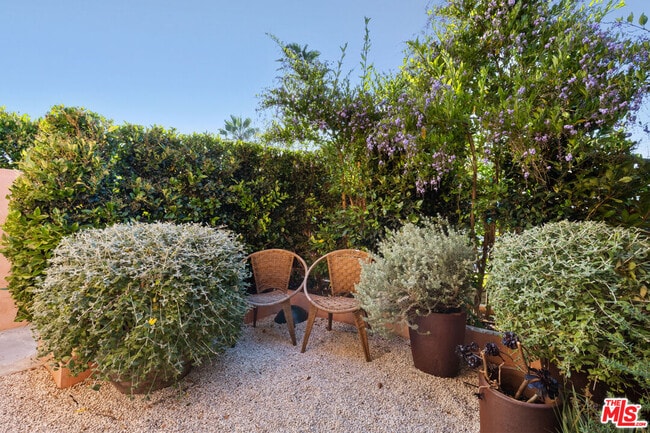 Building Photo - 812 Brooks Ave