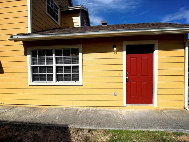 Building Photo - 501 Coconut Palm Way