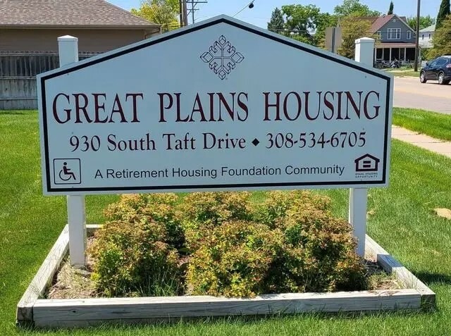 Building Photo - 930 S Taft Ave