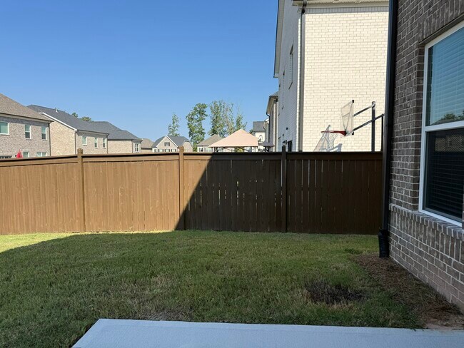 Building Photo - 2090 Ecoland Dr