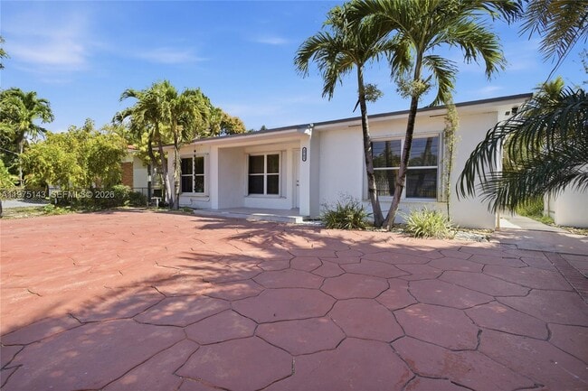 Building Photo - 2761 SW 33rd Ct