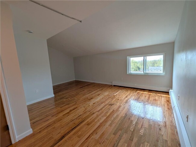 Building Photo - 420 Woodward Rd