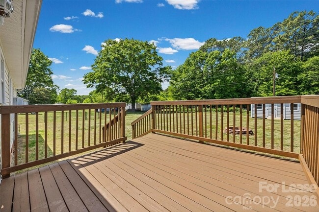 Building Photo - 425 Griggs Rd