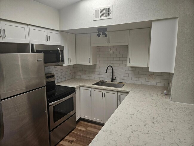 Building Photo - 2342 N 46th St