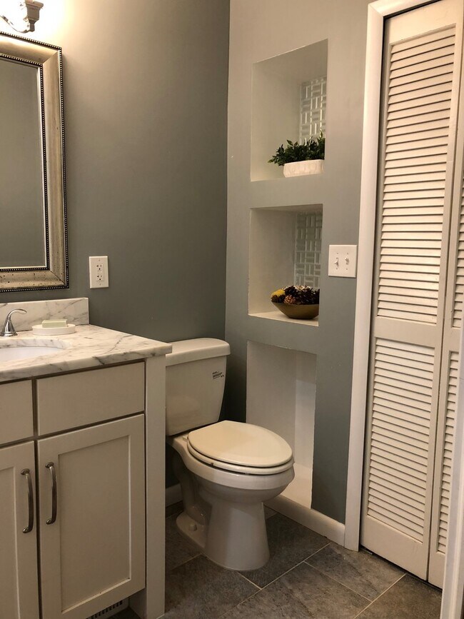 Building Photo - Renovated Brick Ranch in Oak Grove School District - Convenient to Emory & CDC