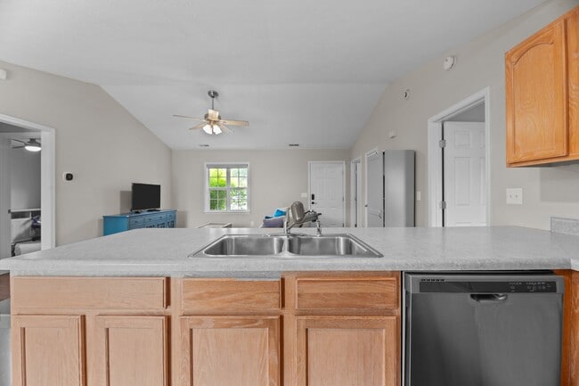 Building Photo - 131 Oakley Dr