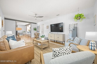 Building Photo - 132 30th Ave S