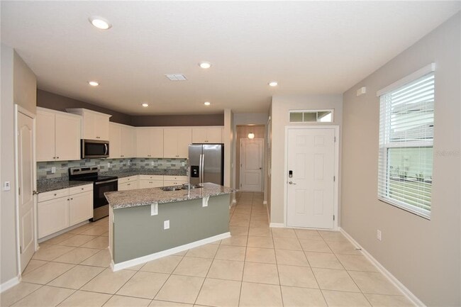 Building Photo - 207 Redbud Rd