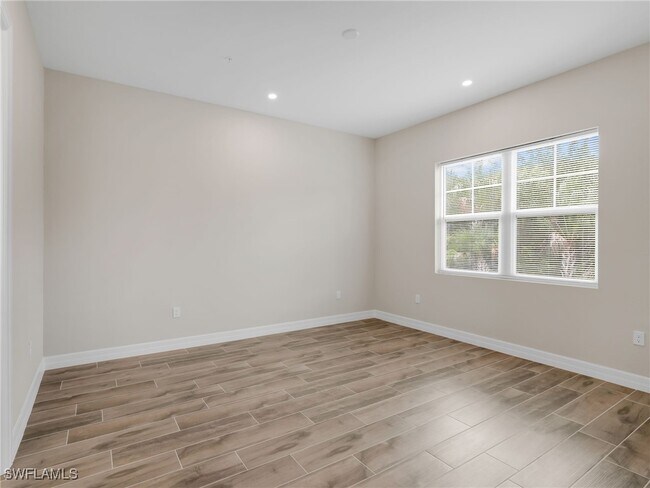 Building Photo - 268 Indies Dr E