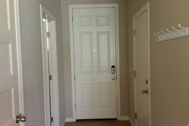 Building Photo - Beautiful 3 Bedroom 2.75 Bath Home in Harlan Ranch!