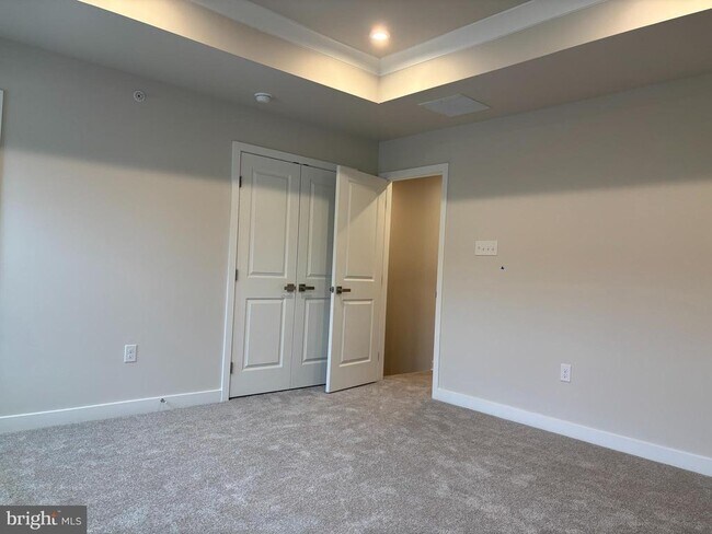 Building Photo - 2646 Tisbury Ln