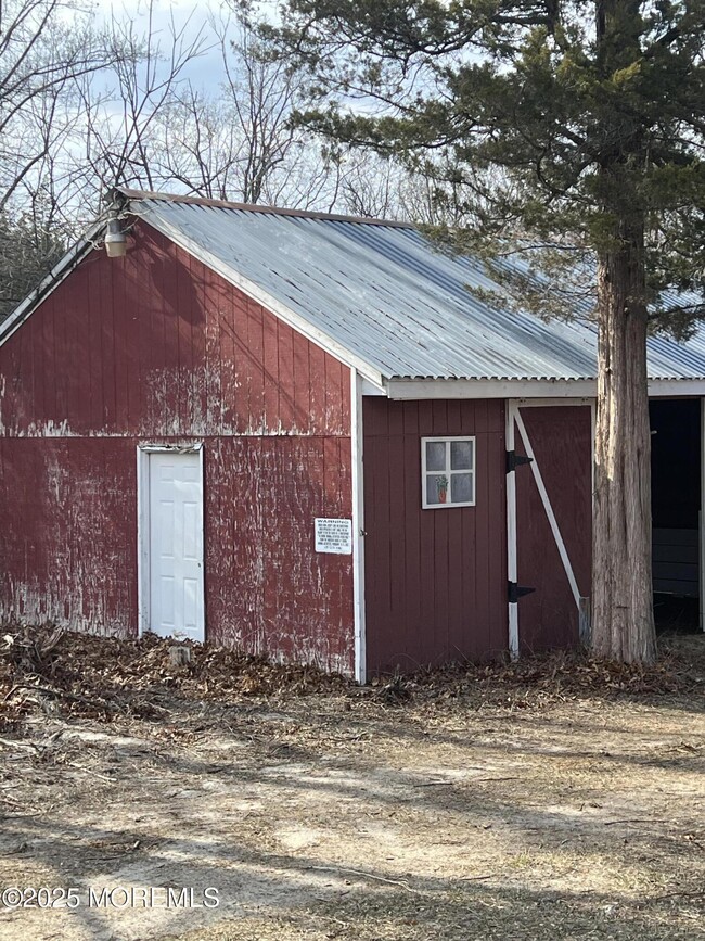 Building Photo - 800 Monmouth Rd