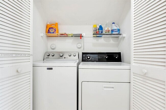 Building Photo - 7370 NW 61st Terrace