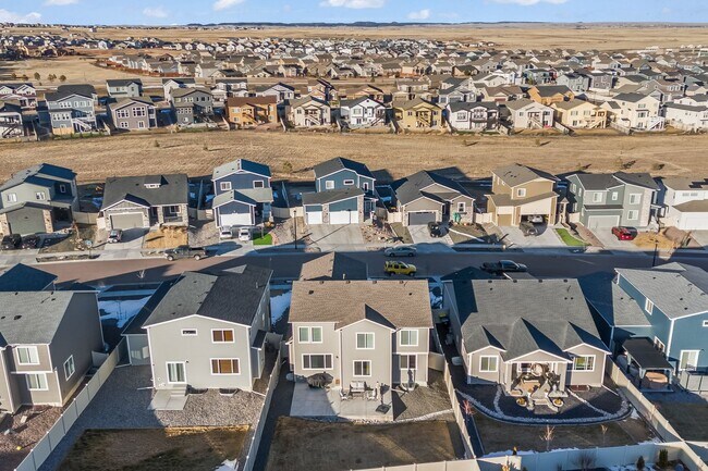 Building Photo - Beautiful 5-Bedroom, 4-Bathroom Home with ...