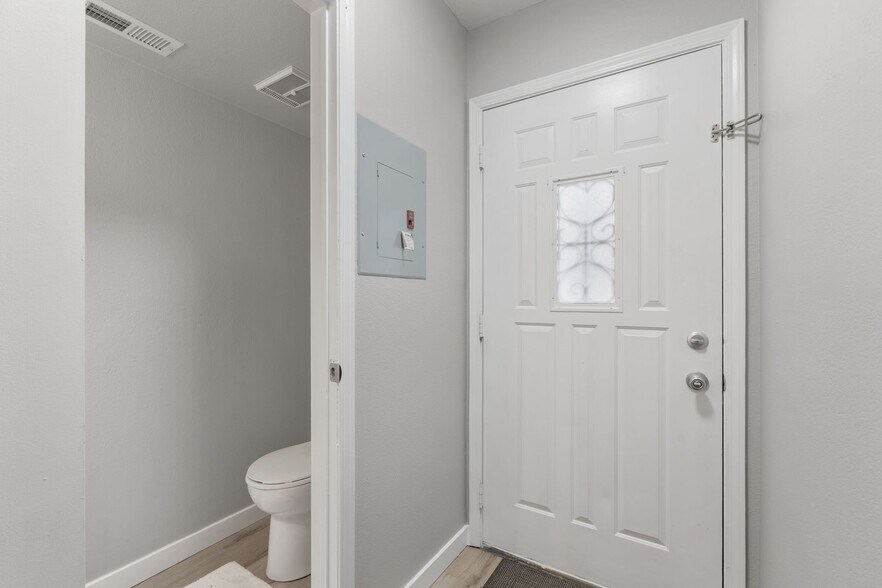 Building Photo - 963 Tampico Ct