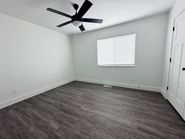 Building Photo - 1720 E Main St