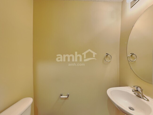 Building Photo - 1208 Scarlett Dr