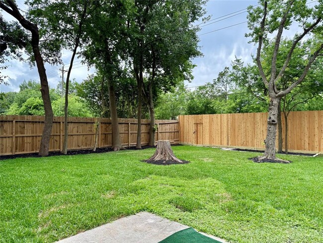 Building Photo - 6027 Beaudry Dr